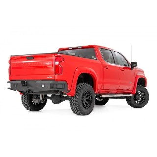 Progi, stopnie boczne srebrne Rough Country Oval Nerf Steps Crew Cab - ujęcie 2