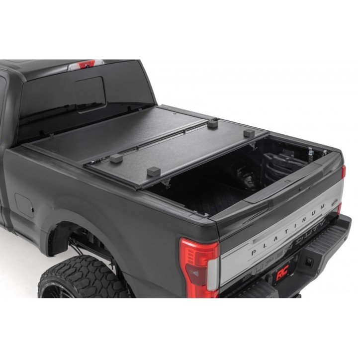 Twarda pokrywa paki tri-fold niski profil Rough Country