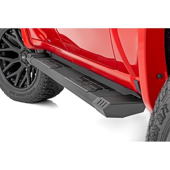 Progi, stopnie boczne aluminiowe Rough Country | Szekla4x4