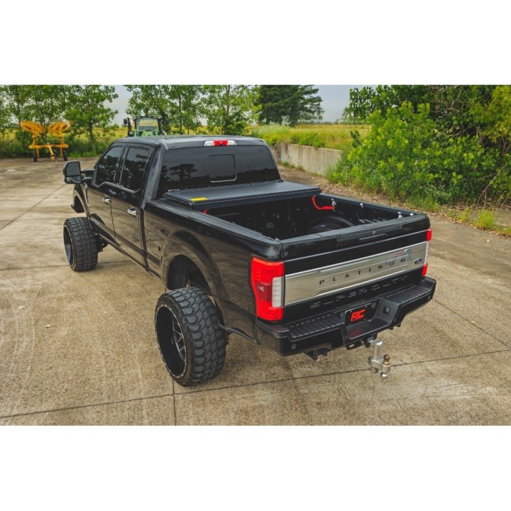 Twarda pokrywa paki tri-fold niski profil Rough Country