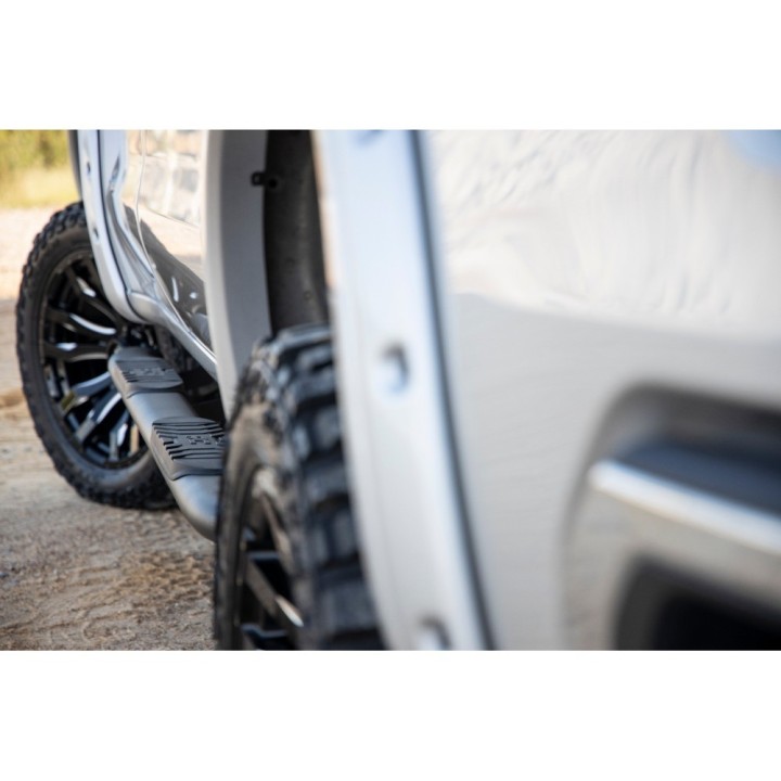 Progi, stopnie boczne czarne Rough Country | Szekla4x4