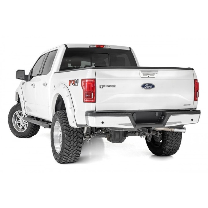 Rock sliders, steps boczne czarne Rough Country | Szekla4x4