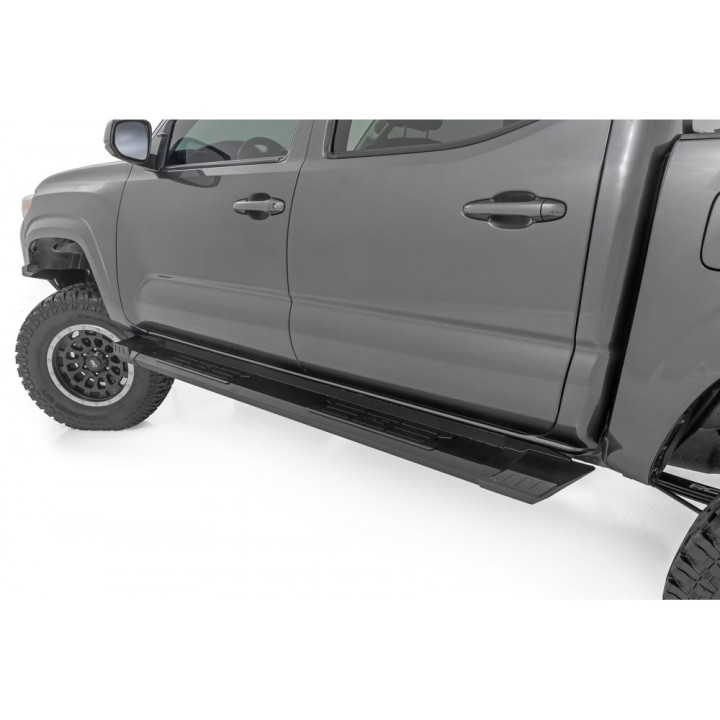 Progi, stopnie boczne aluminiowe Rough Country | Szekla4x4