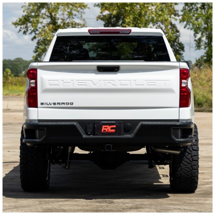 Zestaw zawieszenia Rough Country Lift 6" 2WD - ujęcie 5