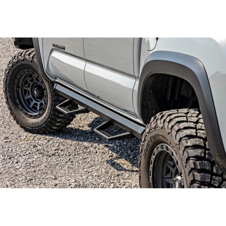 Progi, stopnie boczne regulowane aluminiowe Rough Country