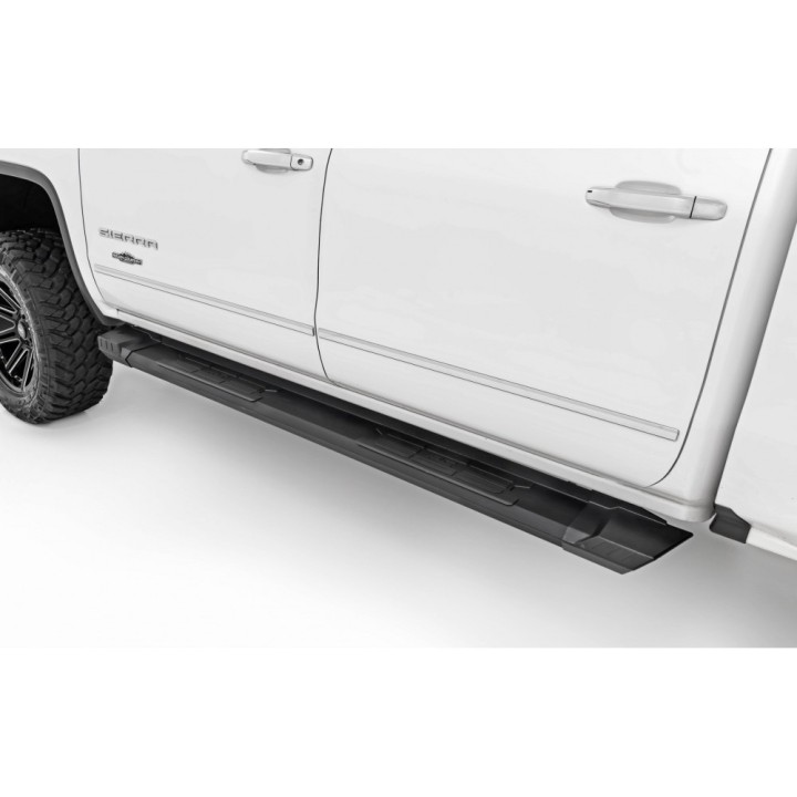 Progi, stopnie boczne aluminiowe Rough Country | Szekla4x4