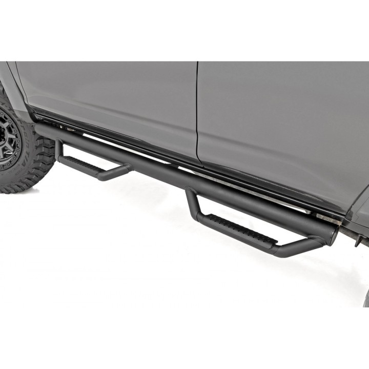 Progi, stopnie boczne czarne Rough Country | Szekla4x4