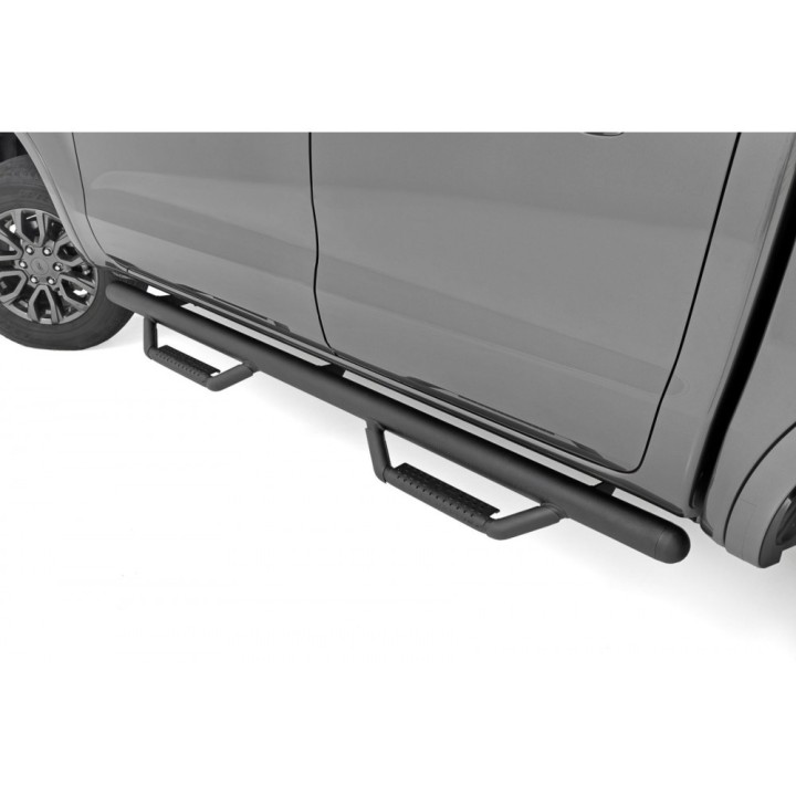 Rock sliders, steps boczne czarne Rough Country | Szekla4x4