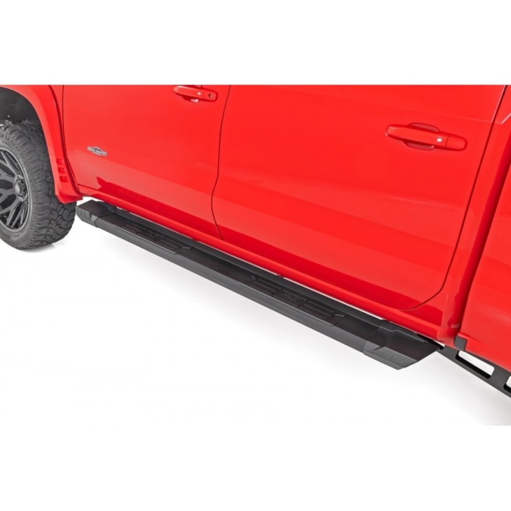 Progi, stopnie boczne aluminiowe Rough Country | Szekla4x4