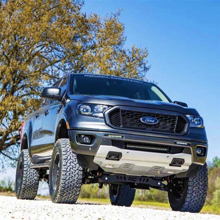 Zestaw zawieszenia dla modeli z fabrycznymi aluminiowymi zwrotnicami Rough Country Lift 6" - ujęcie 4