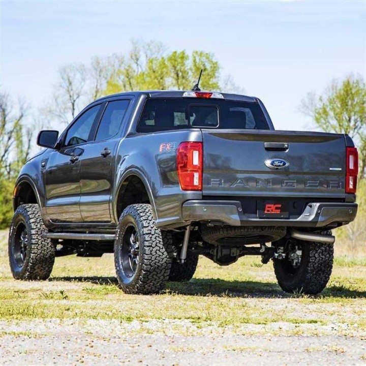 Zestaw zawieszenia dla modeli z fabrycznymi aluminiowymi zwrotnicami Rough Country Lift 6" - ujęcie 5