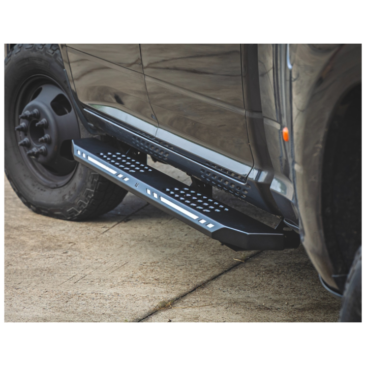 Progi, stopnie boczne Rough Country AC2 Crew Cab - ujęcie 9