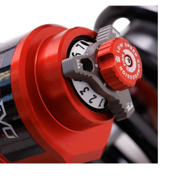Amortyzator gazowy przód Coilover FOX Factory Race 3.2 Reservoir Regulowany Internal Bypass DSC EVO Lift 1-3" - ujęcie 5