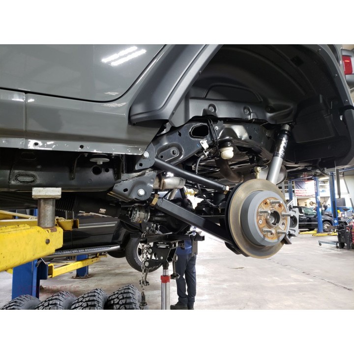 Zestaw zawieszenia Overland+ Clayton Lift 2,5" Diesel - ujęcie 6