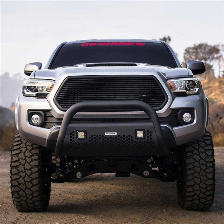 Bull bar z otworami na lampy LED cube Go Rhino | Szekla4x4