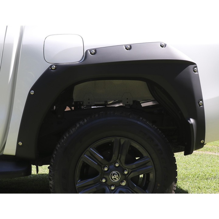 Poszerzenia błotników przód i tył Air Design Super Bolt SR/Diesel AT - ujęcie 6