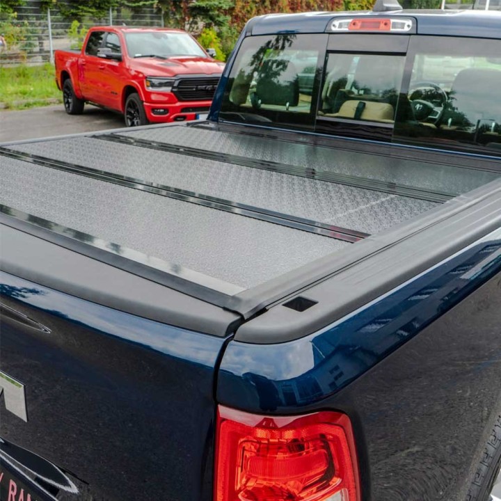 Twarda pokrywa paki tri-fold niski profil OFD | Szekla4x4