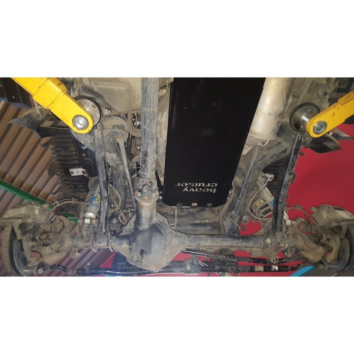 osłona sinika i skrzyni biegów czerwona Jeep Wrangler JK 2.8crd