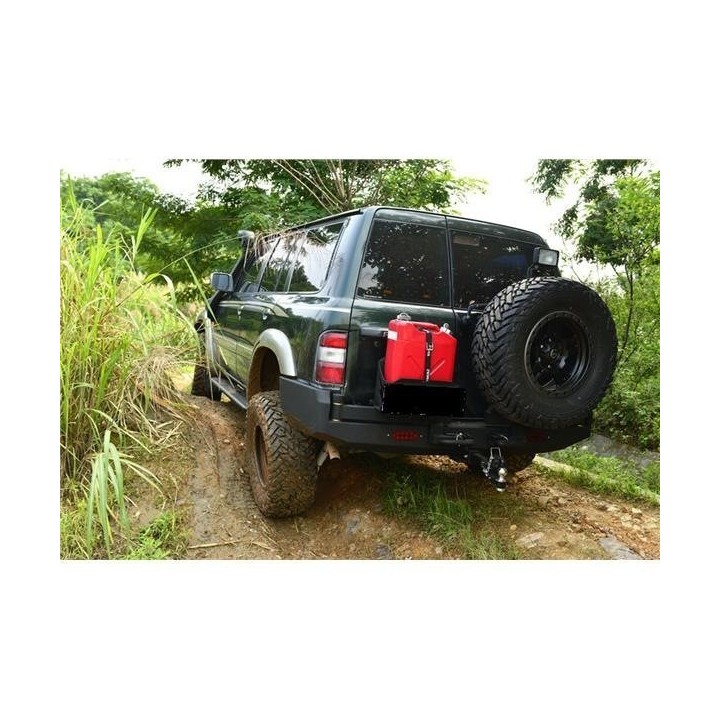 Tylny stalowy zderzak Snakeman 4WD Nissan Patrol Y61 SNBR02