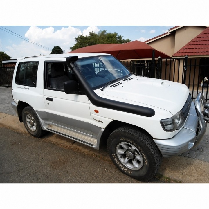 Snorkel Snakeman 4WD Mitsubishi Pajero Classic V33 SNSV33