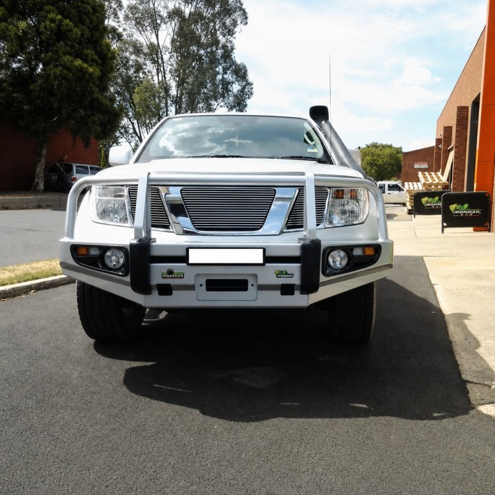 Zderzak Ironman 4x4 Nissan Navara D40 BBCD042 | Szekla