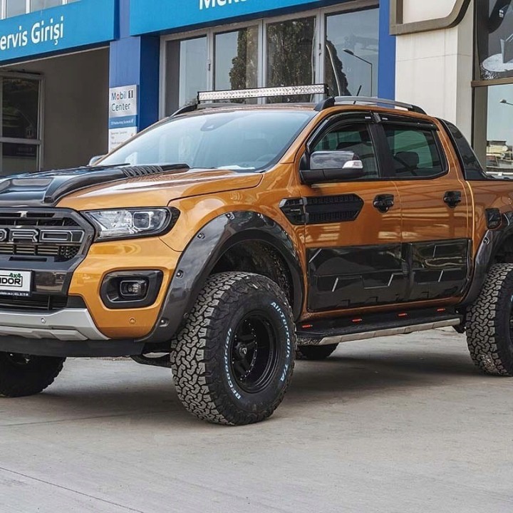Listwy drzwi JUMBO Ford Ranger 2012-2022 — powiększone, ABS, czarny mat