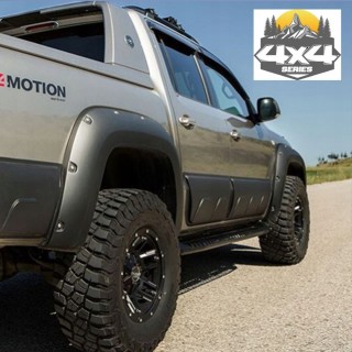 Listwy ochronne drzwi i paki Volkswagen Amarok 2010-2021 — ABS, czarny mat - ujęcie 2