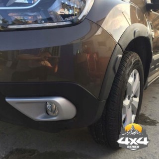 Nakładki halogenów Dacia Duster 2018+
