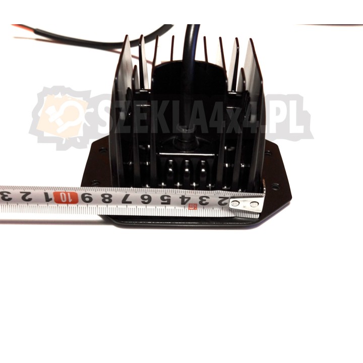 Lampa LED 4x3W Habita z uchwytami montażowymi do zabudowy w zderzak