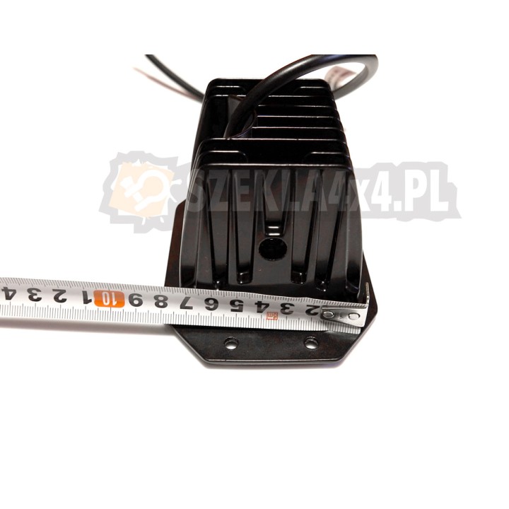 Lampa LED 4x3W Habita z uchwytami montażowymi do zabudowy w zderzak