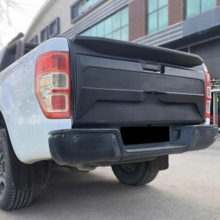 Nakładka klapy bagażnika Ford Ranger T6/T7/T8 2015-2022 — ABS, czarna, ze spojlerem
