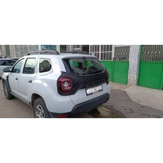 Listwa ozdobna klapy bagażnika Dacia Duster 2018-2022 — ABS ER400, czarna, 3 elementy