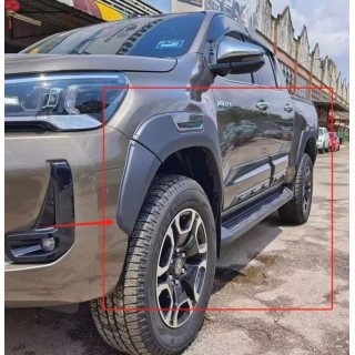 Poszerzenia błotników OEM Toyota Hilux 2016-2021