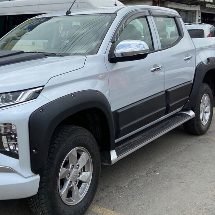 Listwy drzwi (nakładki boczne) Mitsubishi L200 / Triton 2015-2023