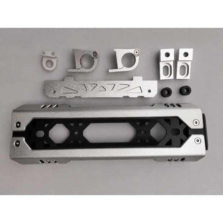 Uchwyt anteny i flagi na zawiesie koła Jeep Wrangler JK / JL — aluminiowy, srebrny - ujęcie 4
