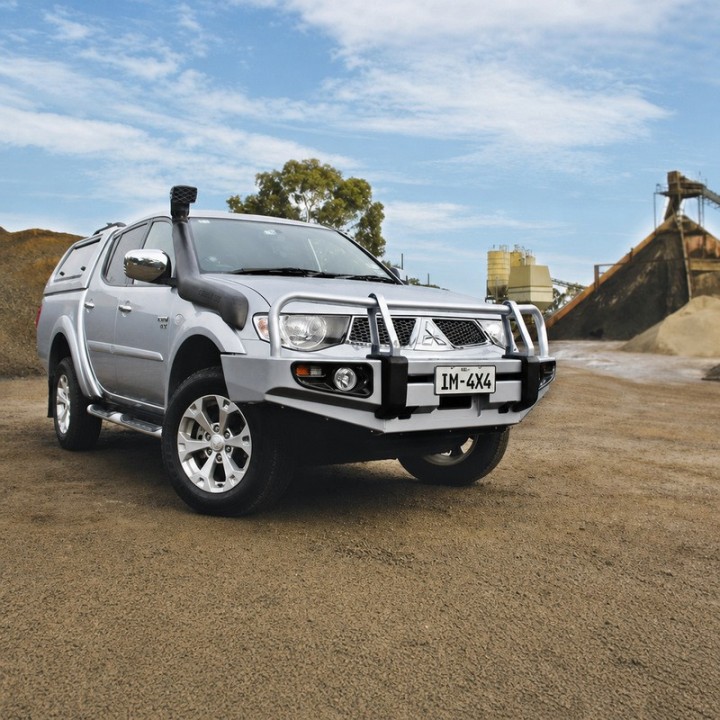 Zderzak Ironman 4x4 Mitsubishi L200 Mitsubishi L200 BBCD031