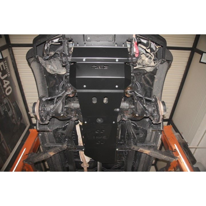 Zestaw stalowych osłon podwozia MorE 4x4 - Toyota Hilux Vigo 05-15 automat