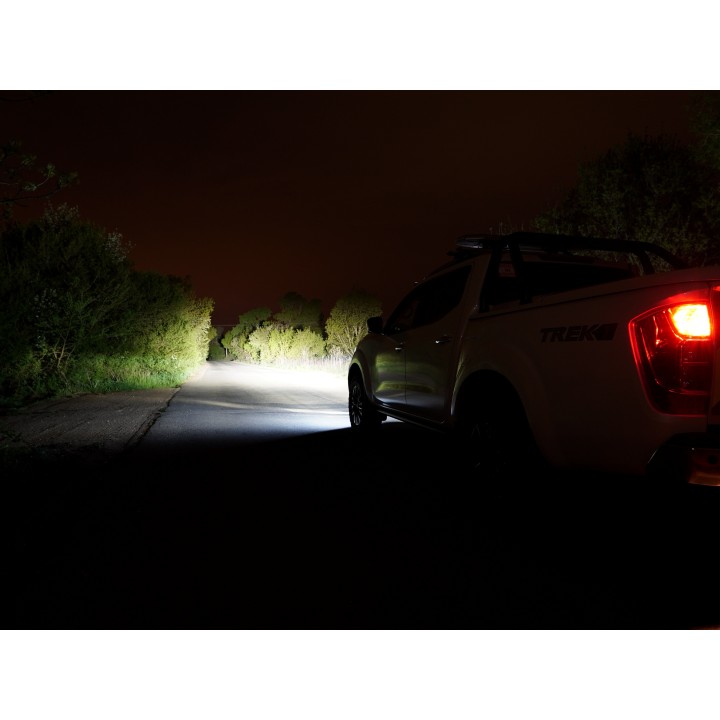 Zestaw lampy LAZER Linear 18 Elite - Nissan Navara NP300