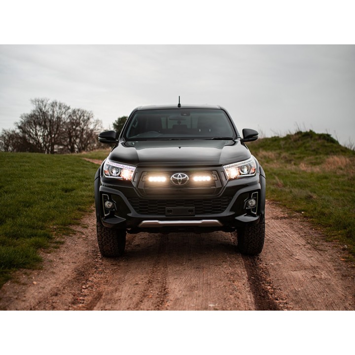 Zestaw dwóch lamp LAZER ST4 Evolution - Toyota Hilux