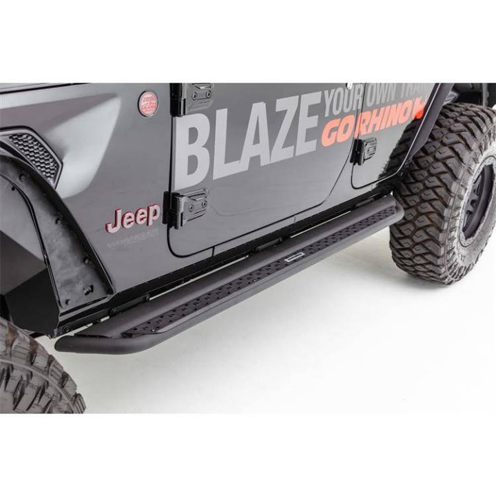 Progi boczne Go Rhino Dominator Xtreme DSS