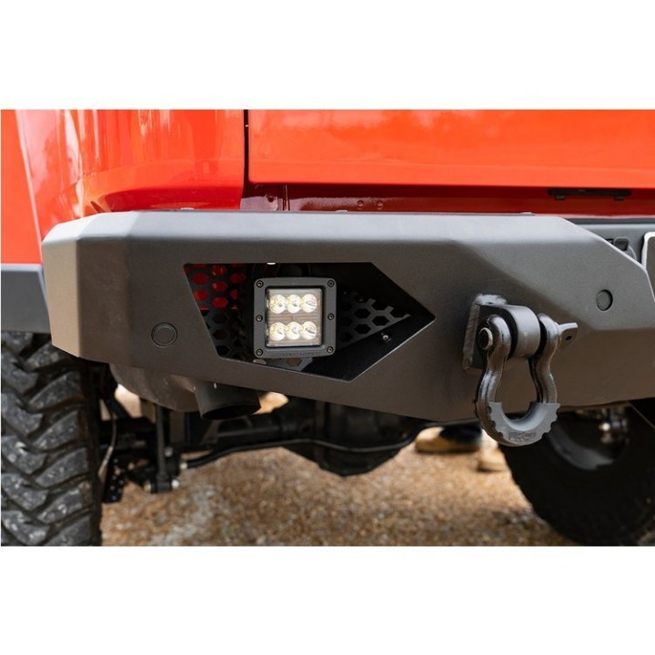 Zderzak stalowy tył z oświetleniem LED Rough Country Rock Crawler 