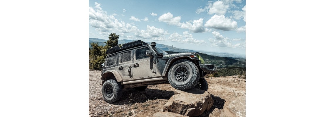 Jeep Wrangler JL po lifcie MetalCloak 2.5" – dlaczego odpowiedni montaż i geometria są równie ważne jak samo zawieszenie?