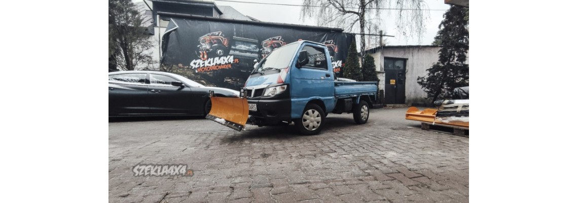 Montaż pługa Shark w Piaggio z pełnym sterowaniem z kabiny