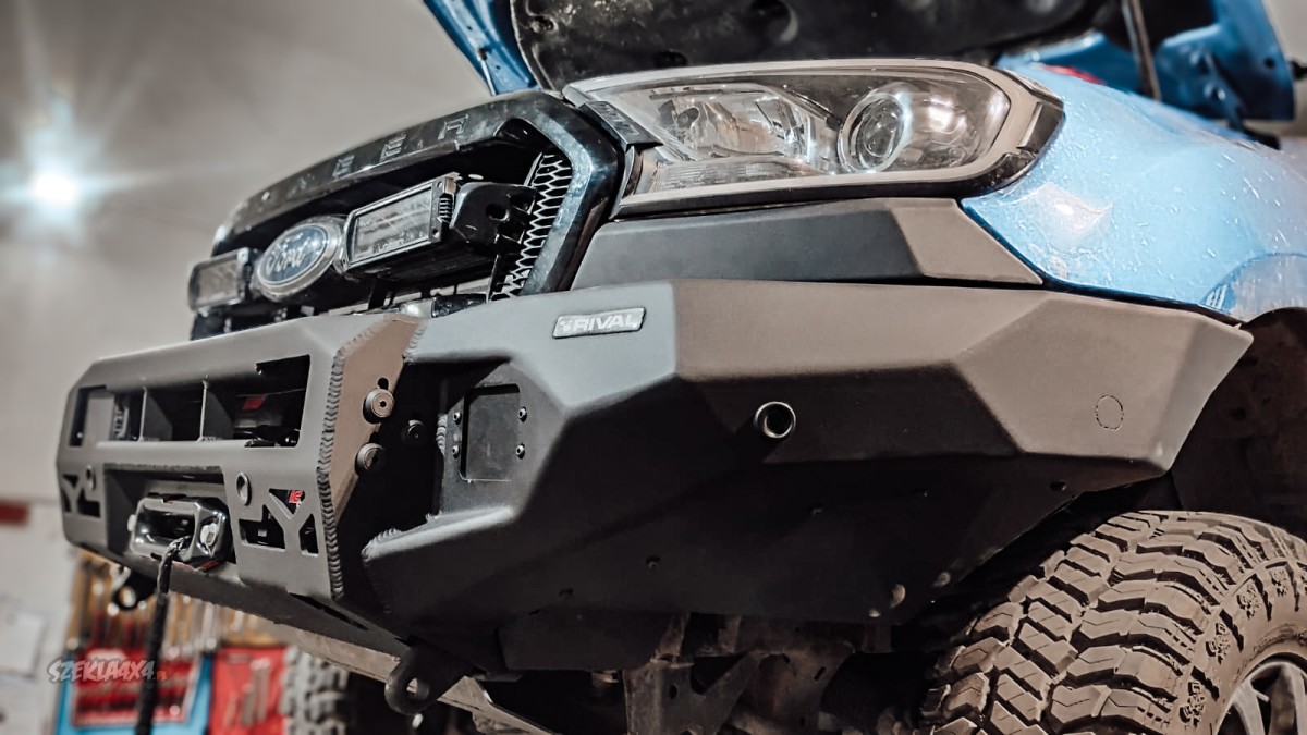 Zderzak Rival z homologacją TUV zamontowany w Fordzie Ranger – warsztat Szekla4x4