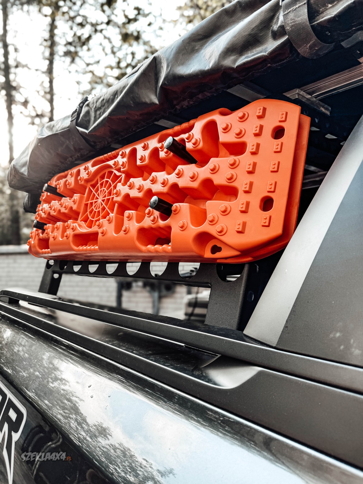 Mocowania i trapy Wild Camp na bagażniku Ford Ranger Raptor – wyposażenie terenowe
